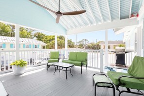House, Multiple Beds, Kitchen, Pool View | Terrace/patio