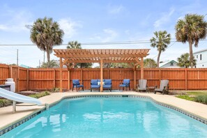 Outdoor pool - Tybrisa Treasure by Tybee Vacation Rentals (Tybee Island)