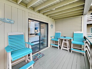 Condo, Plusieurs lits, accès à la piscine, vue sur le jardin (0 - No Pets Allowed) | Terrasse/patio