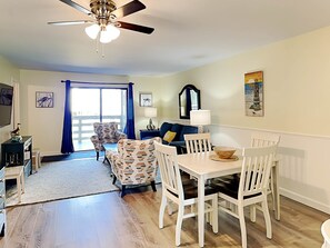 Condo, Multiple Beds, Pool Access, Garden View (0 - No Pets Allowed) | Dining