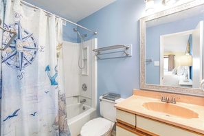 Condo, Multiple Beds, Pool Access, Garden View (0 - No Pets Allowed) | Bathroom
