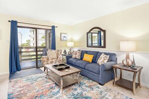 Condo, Multiple Beds, Pool Access, Garden View (0 - No Pets Allowed) | Interior