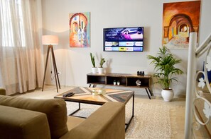Smart TV - Cosy Triplex @ La Marsa | 3 bed 2 Bath (Marsa)