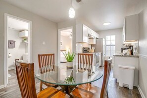 Dining - Beautiful 2 BR for Month Stay*Walk to UTA and Food (Arlington)