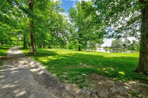 Property grounds - Spacious home with basement. City park steps away. Cleaning fee included. (Madisonville)