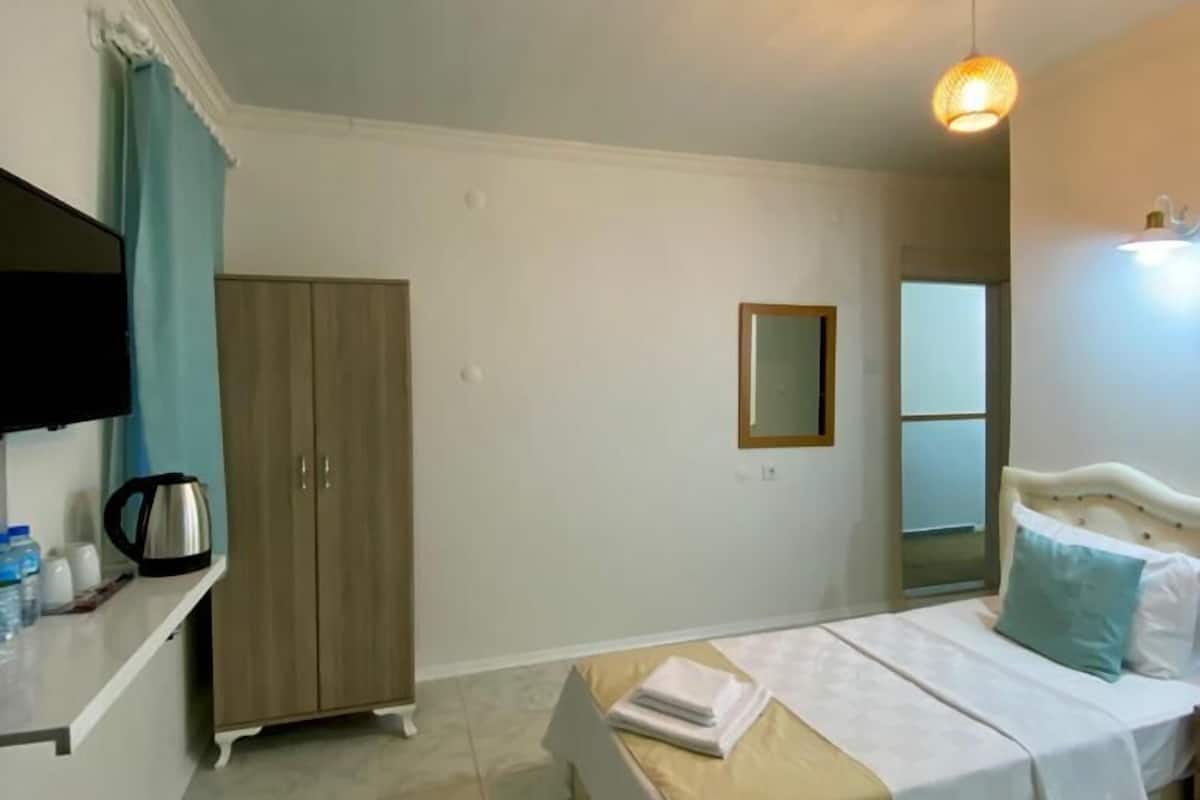 Basic Twin Room | Free WiFi