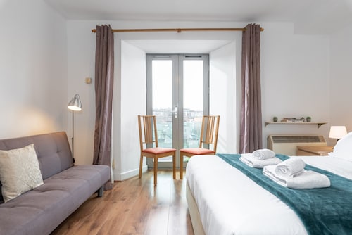 The Jameson Distillery - A Historic Pad in Central Dublin (With Parking!)