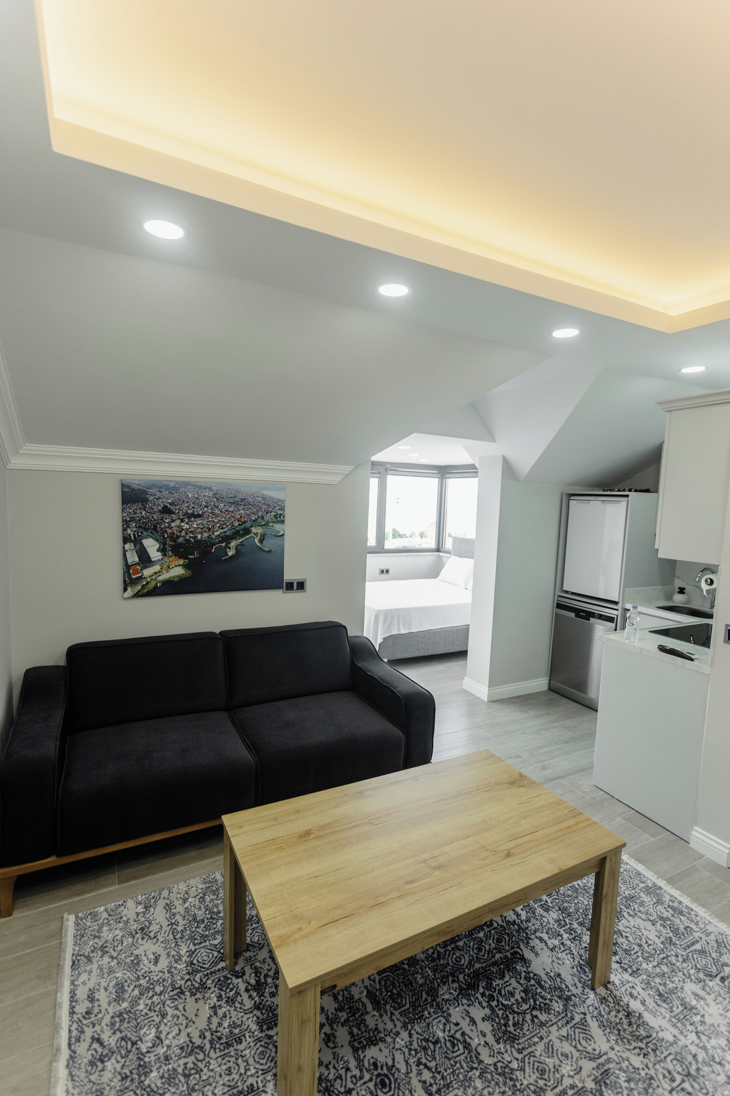 ロマンティック スイート | リビング エリア | 32 インチのLED テレビ (衛星放送視聴可)、テレビ、床暖房