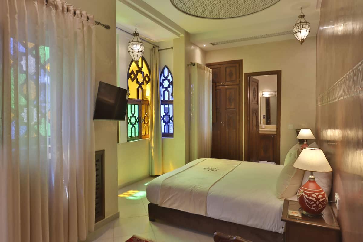 Senior Double Room | 1 bedroom, premium bedding, down comforters, Select Comfort beds