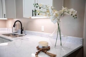 Interior - The Carr, Chic 1BR Studio by Velvet Ditch Villas (Oxford)