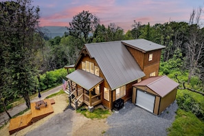 Cabin, 2 Bedrooms | Exterior - Bear View Retreat 2 Bedroom Cabin by RedAwning (Sevierville)