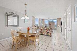 公寓客房, 2 間臥室 | 用餐區