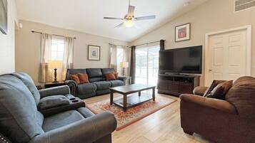 House, 4 Bedrooms | Interior