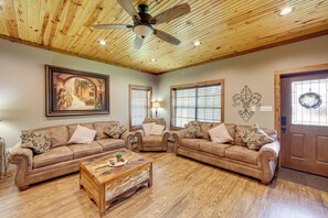 TV - Jefferson Vacation Rental with Golf Cart! (Jefferson)