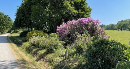 Cottage Yvel au pied du lac au duc, son golf et sa base nautique