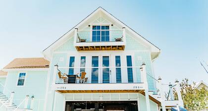 Waterfront with spectacular views, peaceful and private duplex, fishermens dream