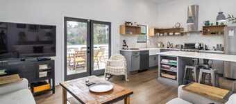 Lovely 3BR Retreat Home in Highland Park