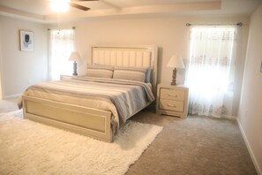 4 bedrooms, desk, iron/ironing board, WiFi