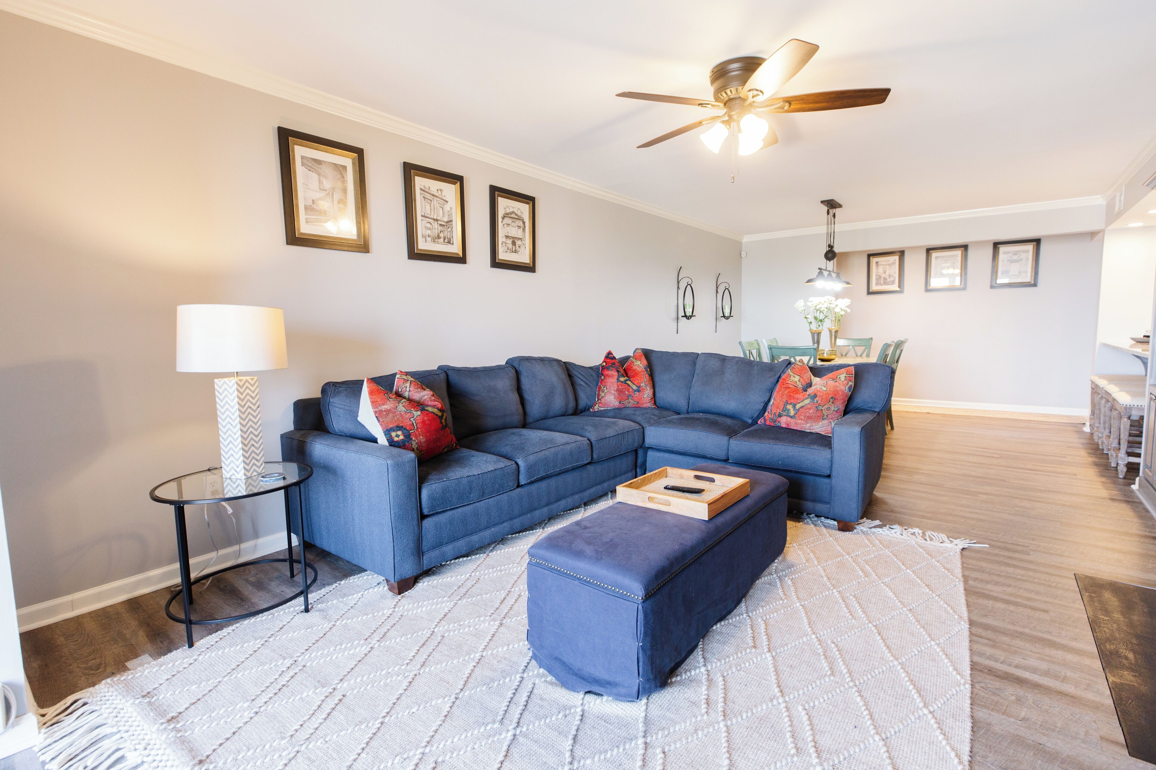 Beautiful 2 BD 2 BR Condo near the Vulcan with Pool