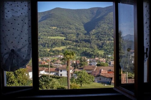 La tana 3 minutes from Lake Endine 7 minutes from Lake Iseo cozy apartment