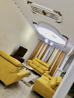 Smart TV - Appartement Meublé (Douala)