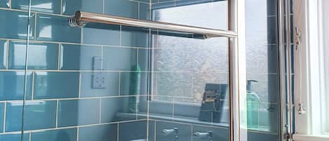 Family House | Bathroom | Towels