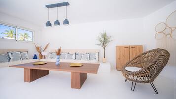 Télévision, baby-foot