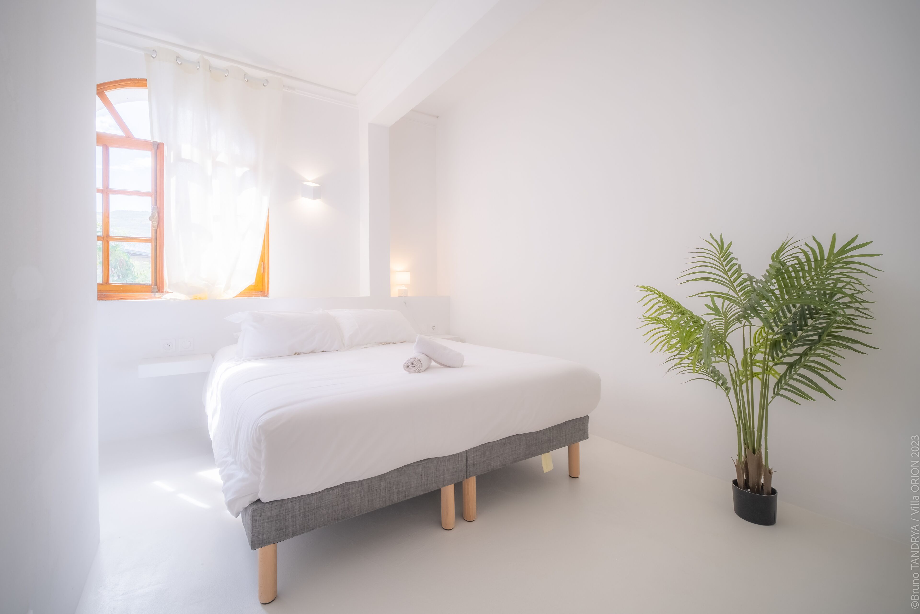 5 chambres, fer et planche à repasser, Wi-Fi, draps fournis