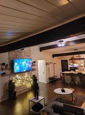 Interior - The Perfect Getaway (East Stroudsburg)