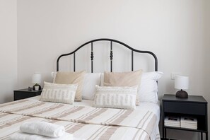 2 sovrum, strykjärn/strykbräda, gratis wi-fi och sängkläder