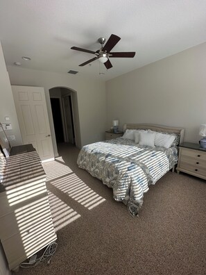 3 عدّة غرف نوم ومكتب ومكواة/لوح كي وواي فاي