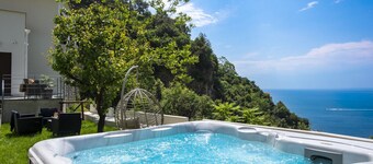 Villa Donna Rachele - Sea view Jacuzzi and Free Parking