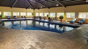 Innenpool, beheizter Pool