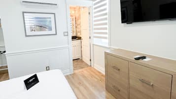 1 bedroom, iron/ironing board, Internet, bed sheets