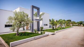 6 bedrooms