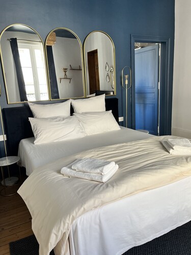 Le Gite de Jean Thevenin with free parking