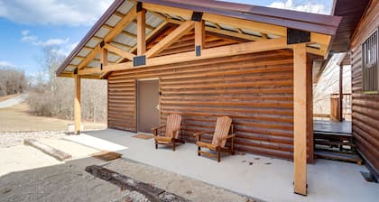 Charming Cabin Near Roaring River State Park!