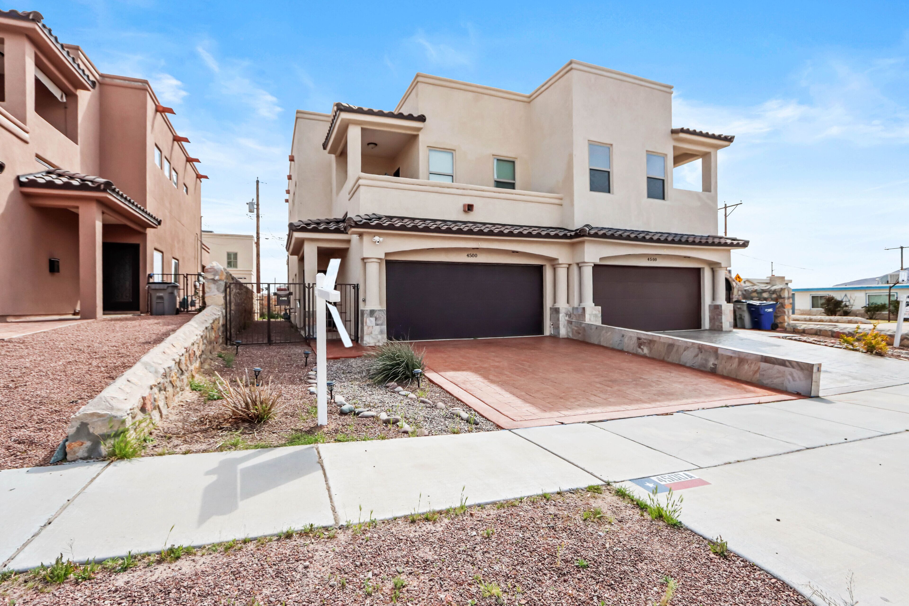 Townhome in El Paso, Texas! Centrally located, Dtown and close to Airport!