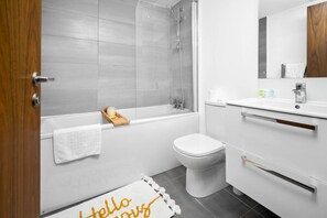 Hårtørrer, håndklæder