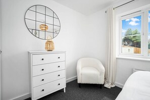 2 bedrooms, iron/ironing board, travel cot, free WiFi