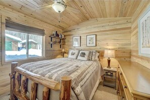 4 多间卧室、旅行婴儿床、免费 WiFi、床单