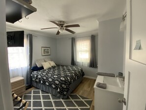 4 室のベッドルーム、アイロン / アイロン台、WiFi、ベッドシーツ