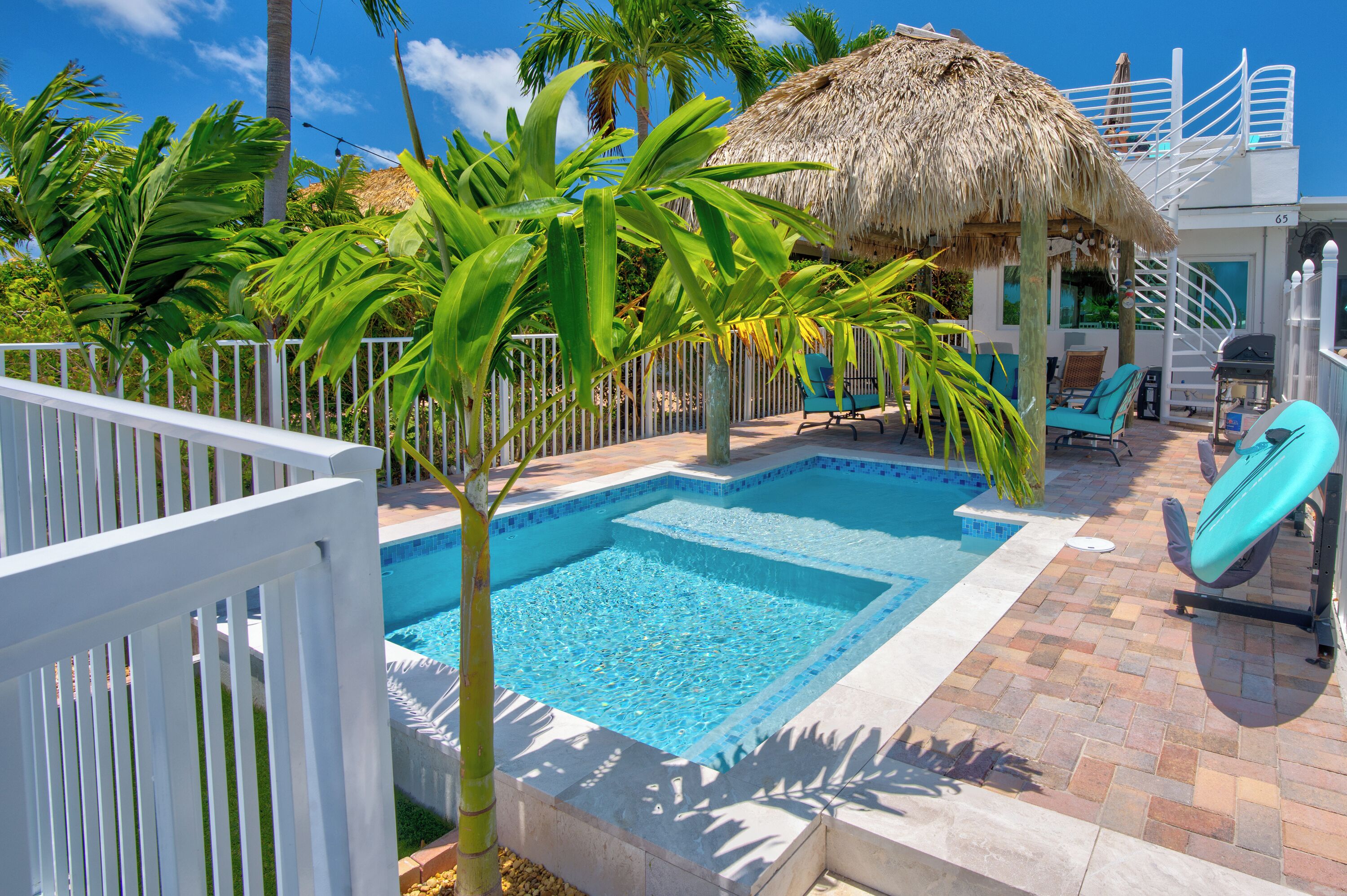 Private Pool! Luxury Waterfront Listing in Key Colony! Pet friendly! 