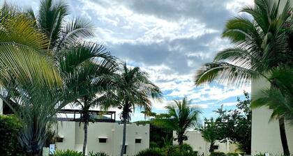 This condominium is a 2 bedroom(s), 1.5 bathrooms, located in Playas Del Coco, Provincia de Guanacaste.