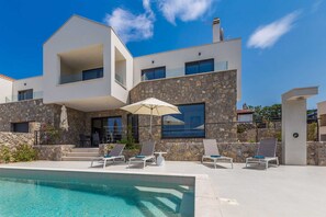 A heated pool - Villa VERENA with heated pool (Brzac)