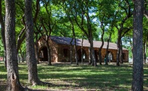 Exterior - Studio Guesthouse by the Park (Dallas)