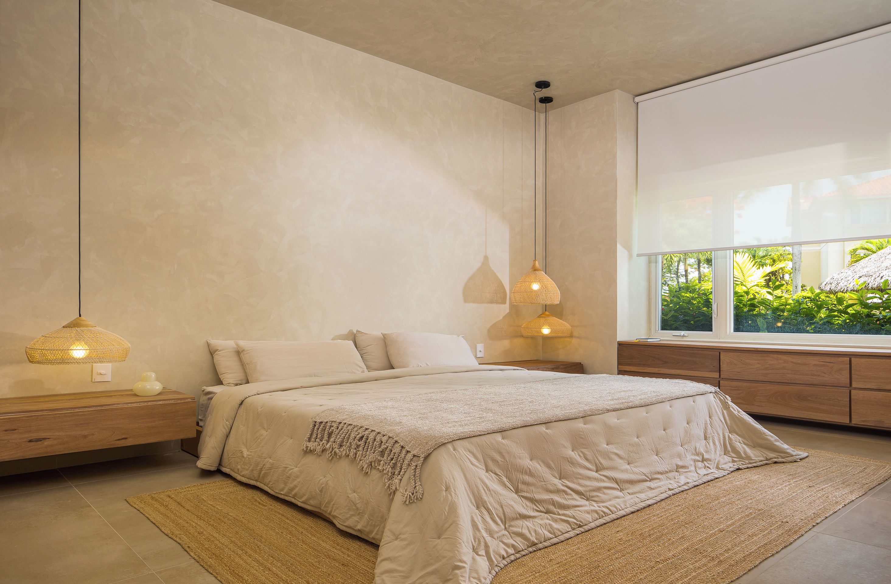 2 bedrooms, in-room safe, desk, iron/ironing board