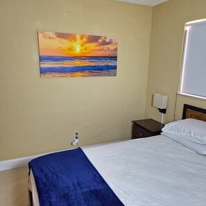 1 slaapkamer, een strijkplank/strijkijzer, wifi, beddengoed