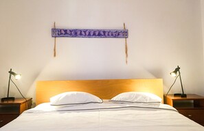 6 bedrooms, desk, iron/ironing board, travel cot - Villa W/ Pool & Jacuzzi (Setúbal)