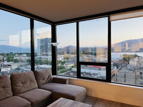 DOWNTOWN LAKEVIEW LUXE,  Kelowna, British Columbia